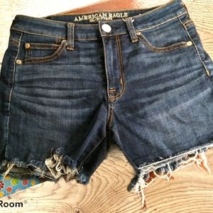 Size 4 American eagle shorts